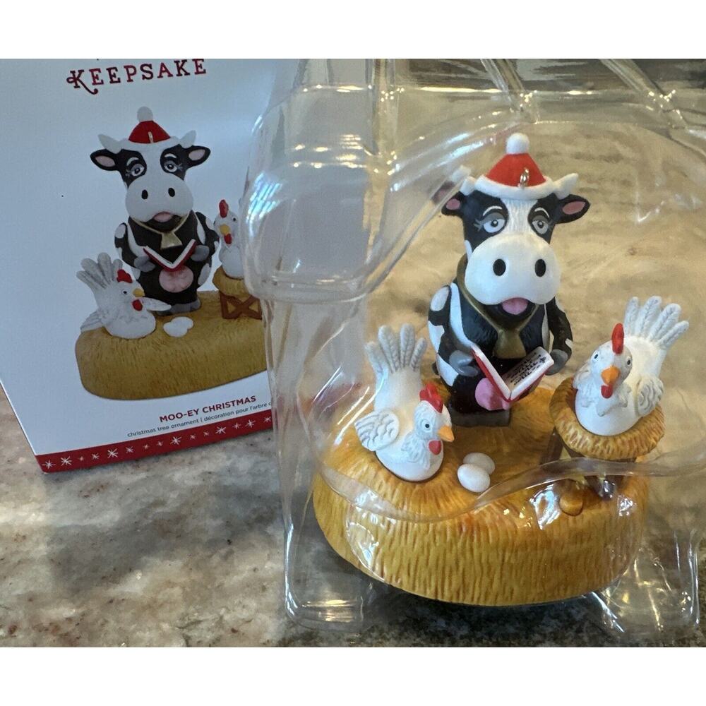 Hallmark Tree Ornament Moo-ey Christmas Barnyard Cow Chickens 2016 Sound Motion